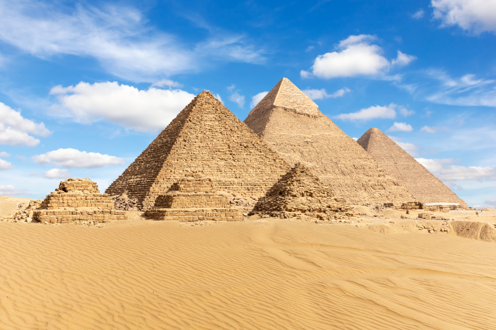Pirámides de Giza en Egipto, maravilla histórica y cultural