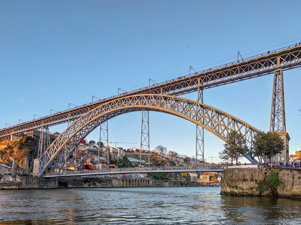 Puente de Don Luis I en Oporto, Portugal, con vistas al río Duero